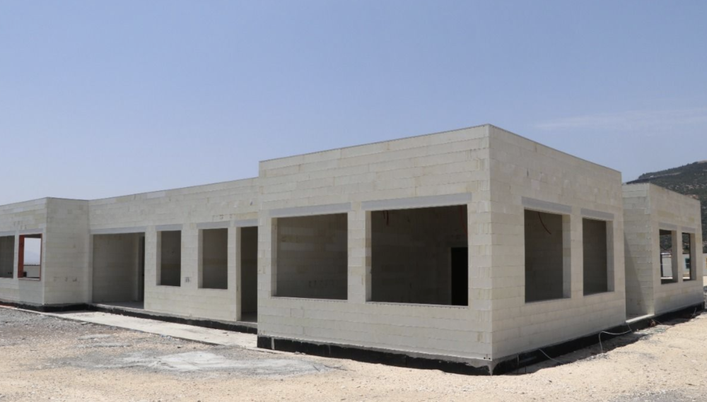 Fiber kompozit bloklarla köy evi ve deprem konutu inşa ediliyor