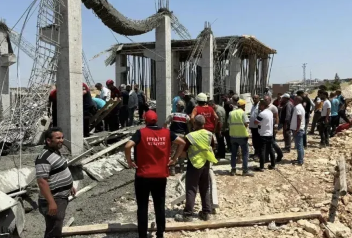 Şanlıurfa'da inşaat çöktü 2 işçi yaralandı