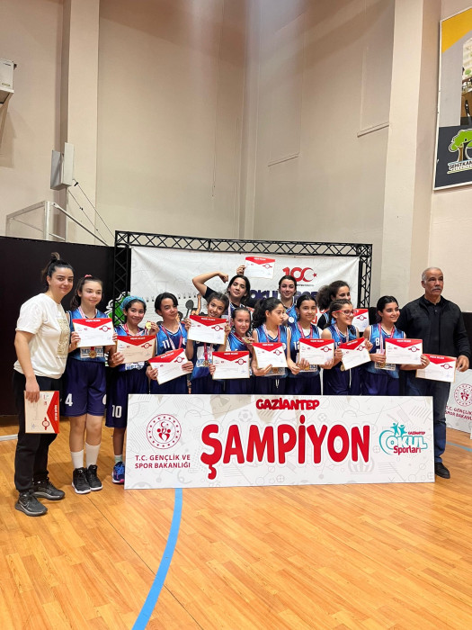 Gaziantep şampiyonu Fuat Şimşek Ortaokulu